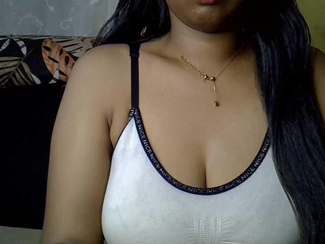 Happyi live cam on BongaCams