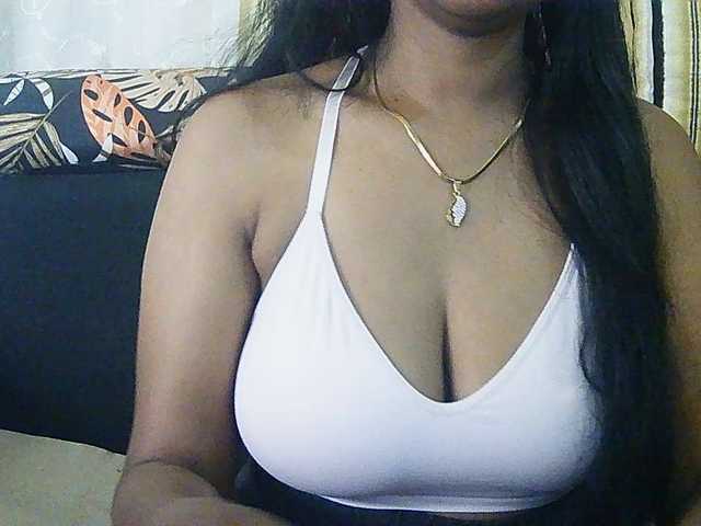 Happyi live cam on BongaCams