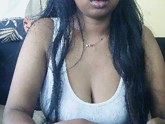 Happyi live cam on BongaCams