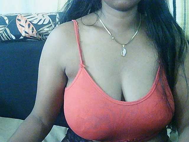 Happyi live cam on BongaCams