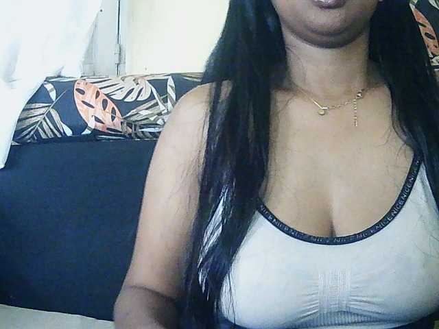Happyi live cam on BongaCams