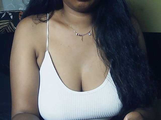 Happyi live cam on BongaCams