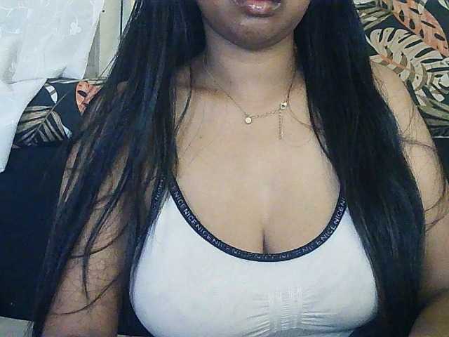 Happyi live cam on BongaCams