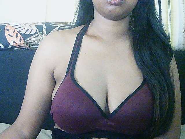 Happyi live cam on BongaCams