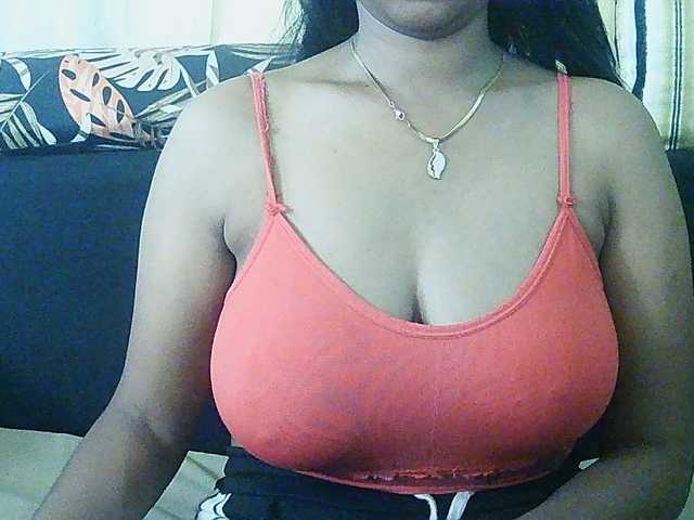 Happyi live cam on BongaCams