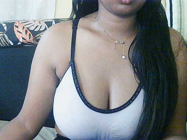Happyi live cam on BongaCams
