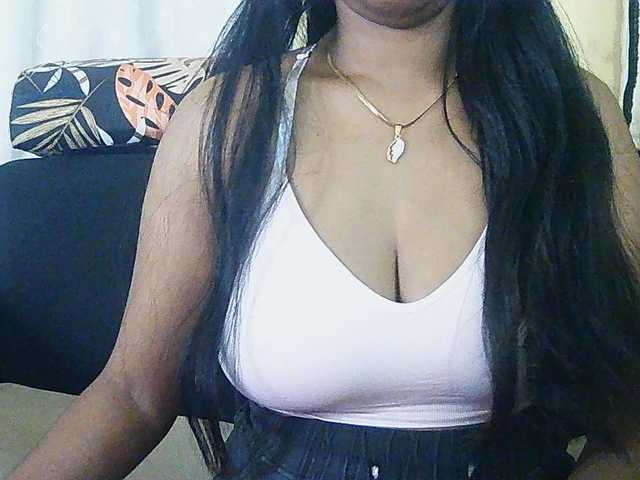 Happyi live cam on BongaCams