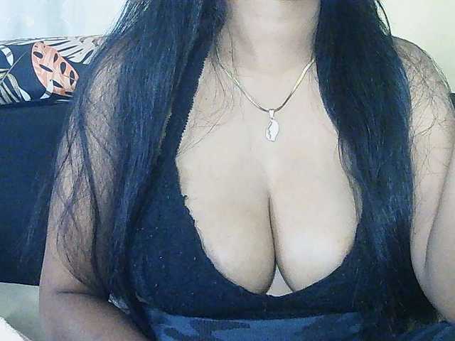 Happyi live cam on BongaCams