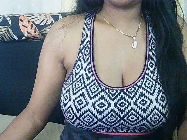 Happyi live cam on BongaCams