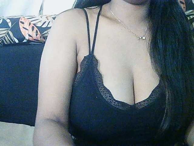 Happyi live cam on BongaCams