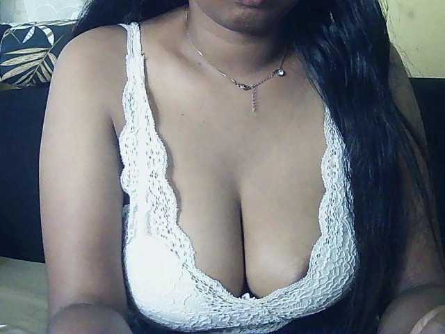 Happyi live cam on BongaCams