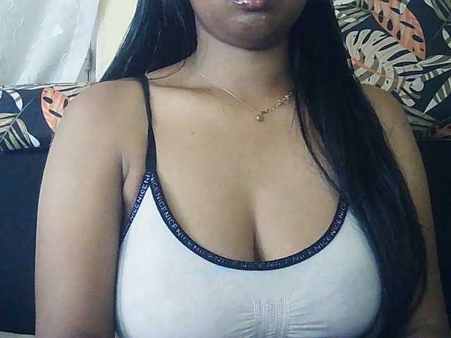 Happyi live cam on BongaCams