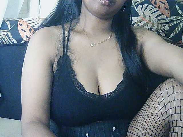 Happyi live cam on BongaCams