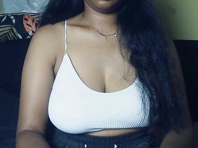 Happyi live cam on BongaCams