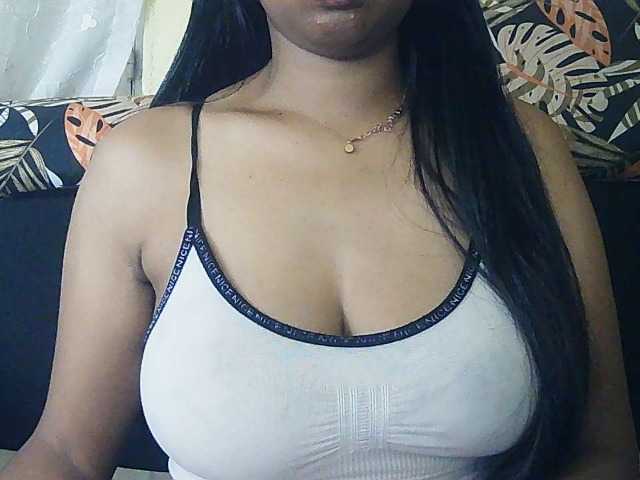 Happyi live cam on BongaCams