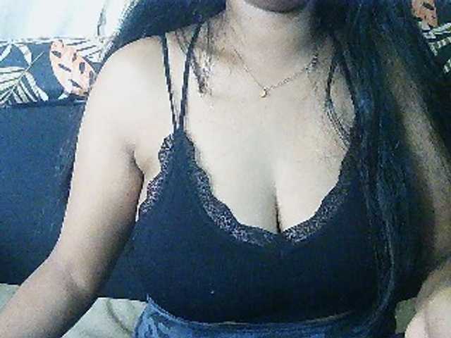 Happyi live cam on BongaCams