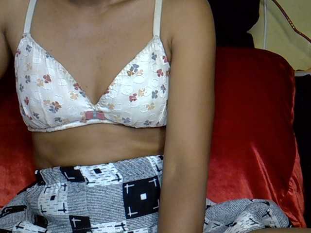 Happyi live cam on BongaCams