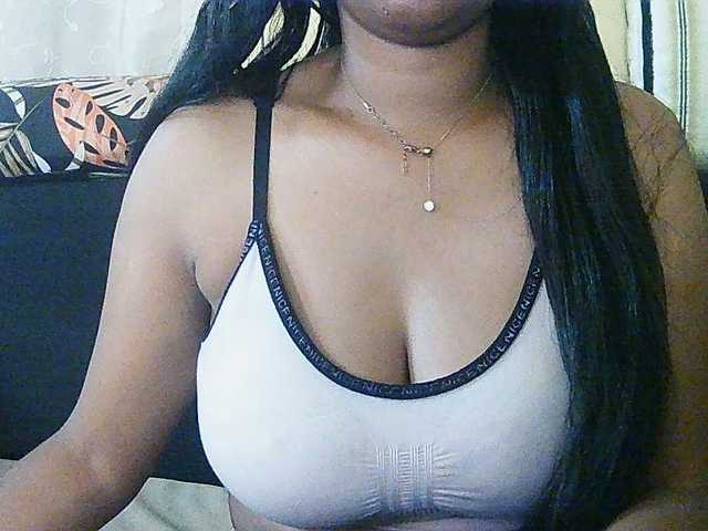 Happyi live cam on BongaCams