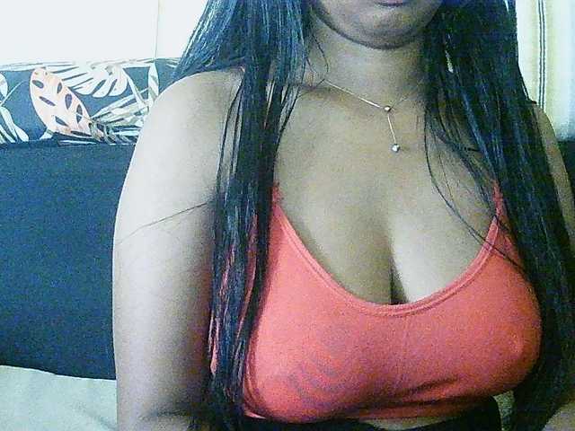 Happyi live cam on BongaCams