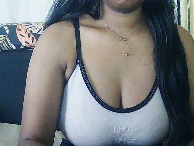 Happyi live cam on BongaCams