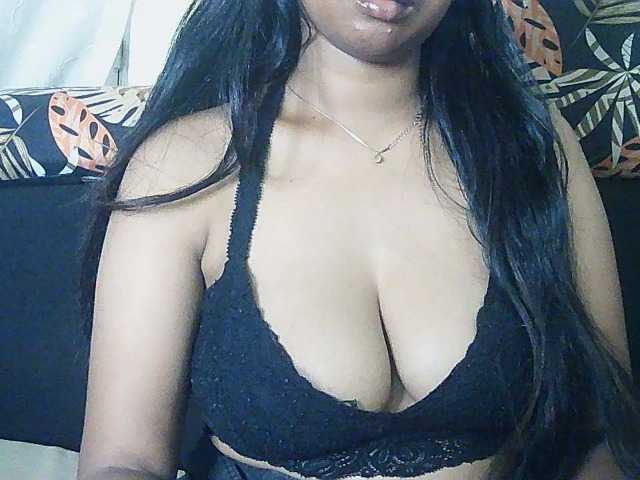 Happyi live cam on BongaCams