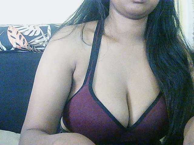 Happyi live cam on BongaCams