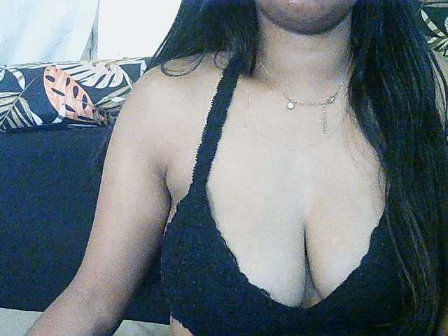 Happyi live cam on BongaCams