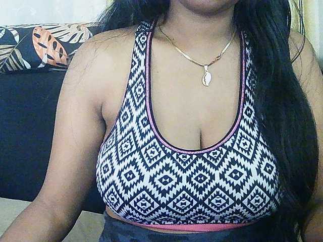 Happyi live cam on BongaCams