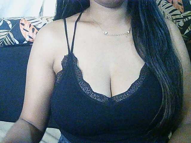 Happyi live cam on BongaCams