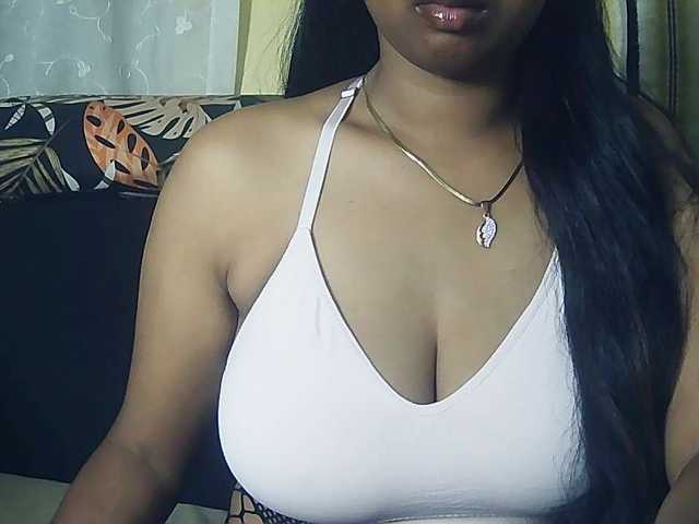 Happyi live cam on BongaCams