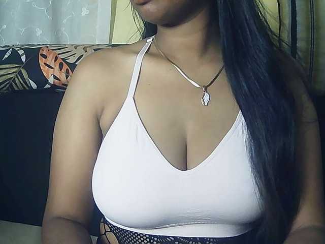 Happyi live cam on BongaCams