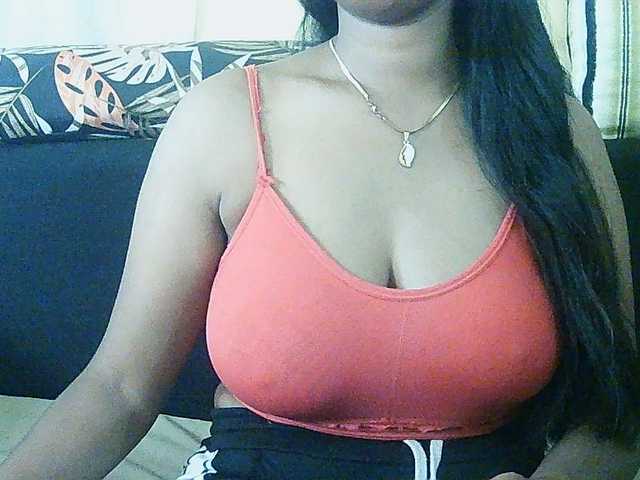 Happyi live cam on BongaCams