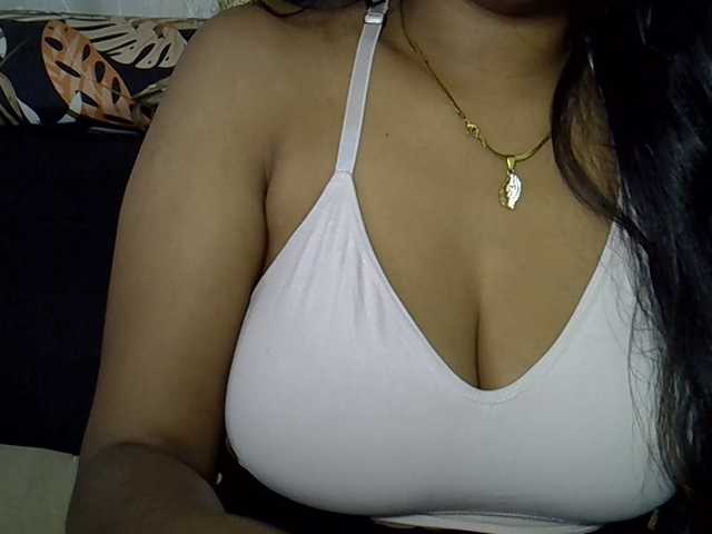 Happyi live cam on BongaCams