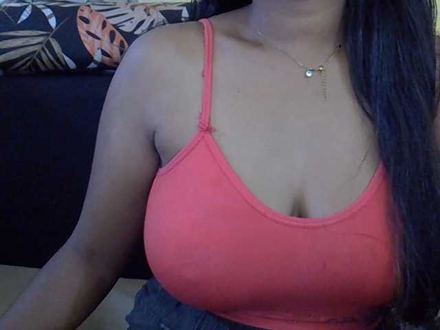 Happyi live cam on BongaCams