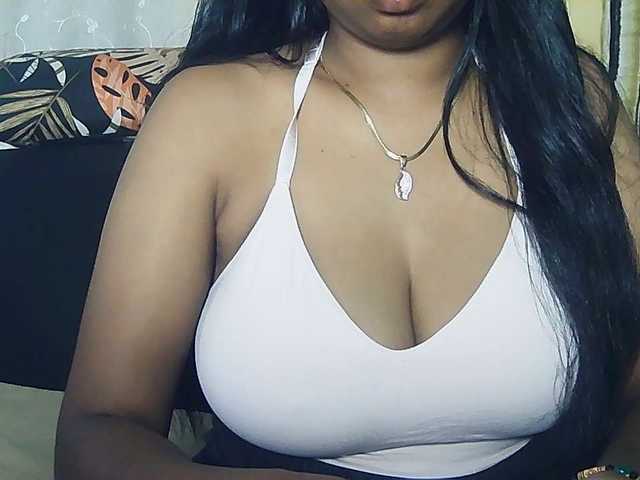 Happyi live cam on BongaCams
