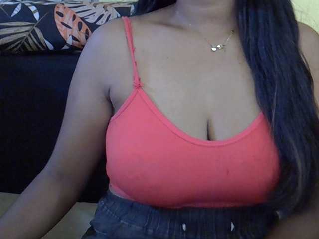 Happyi live cam on BongaCams