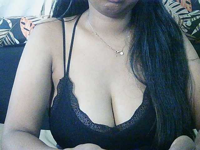 Happyi live cam on BongaCams