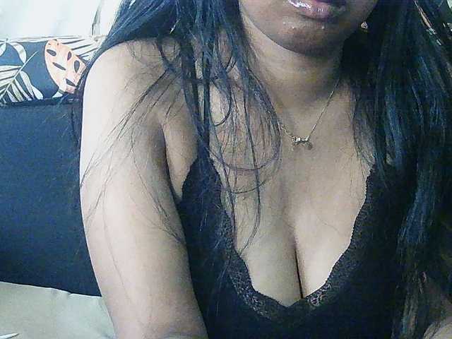 Happyi live cam on BongaCams