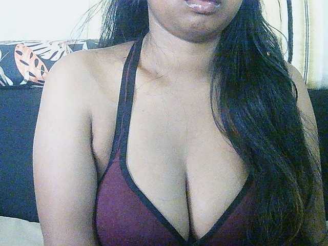 Happyi live cam on BongaCams