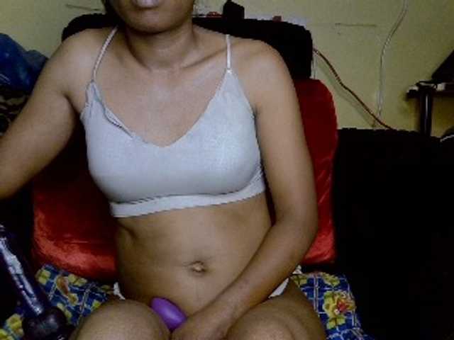 Happyi live cam on BongaCams