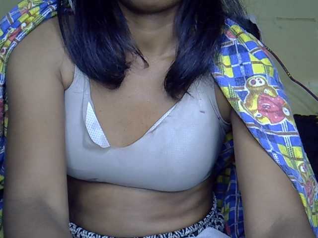 Happyi live cam on BongaCams