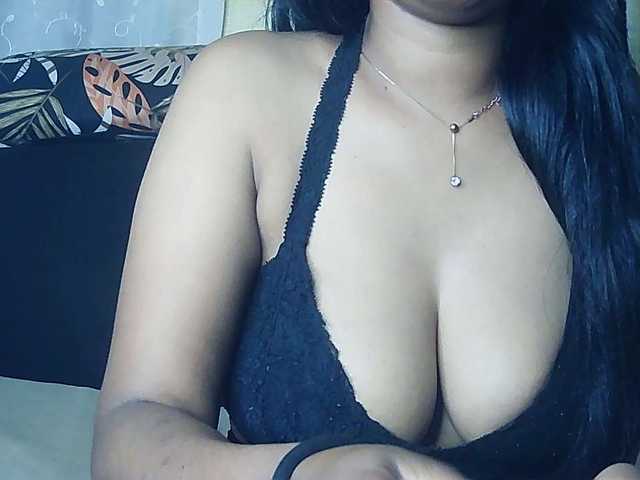 Happyi live cam on BongaCams