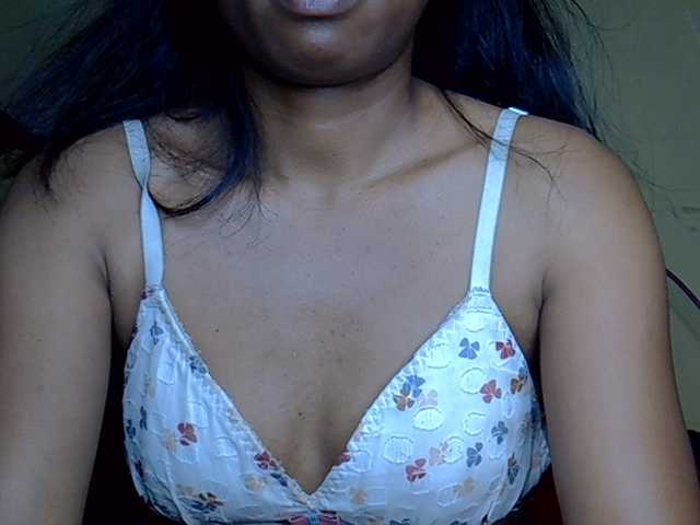 Happyi live cam on BongaCams