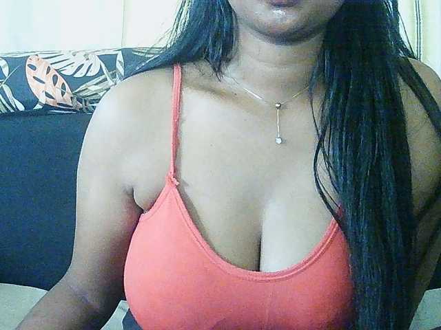 Happyi live cam on BongaCams