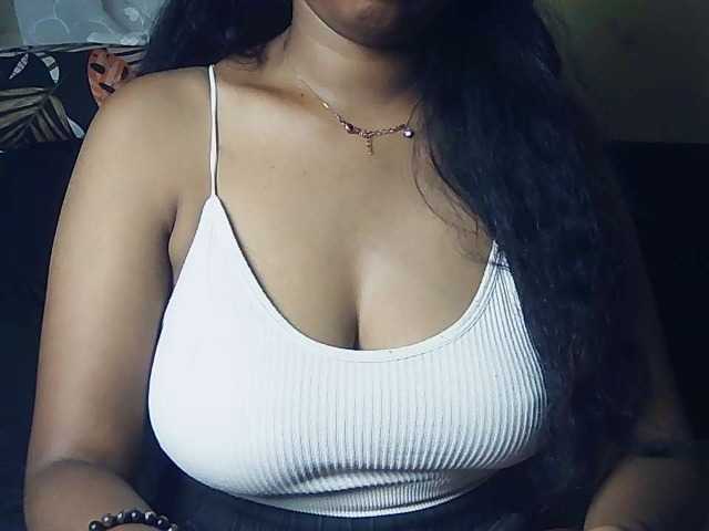 Happyi live cam on BongaCams