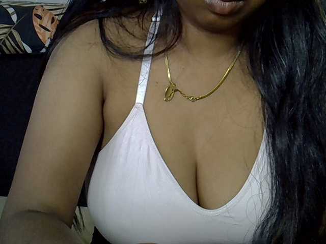 Happyi live cam on BongaCams