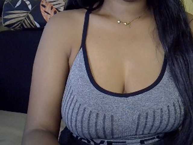 Happyi live cam on BongaCams