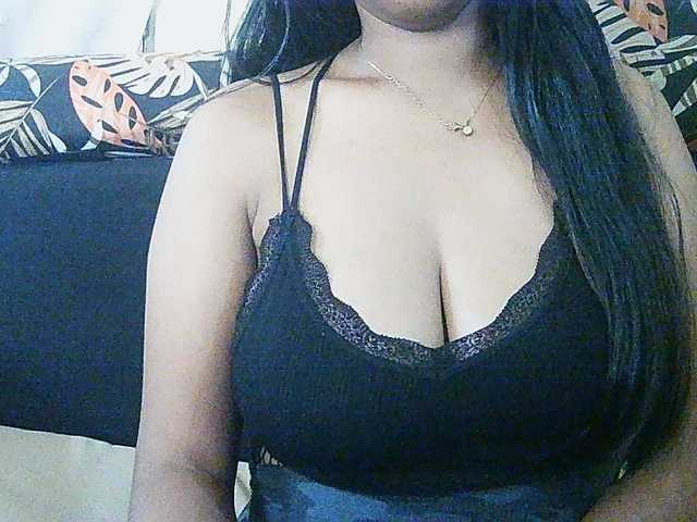 Happyi live cam on BongaCams