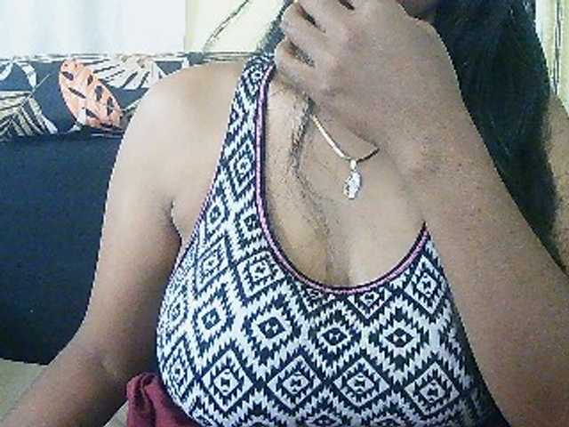 Happyi live cam on BongaCams