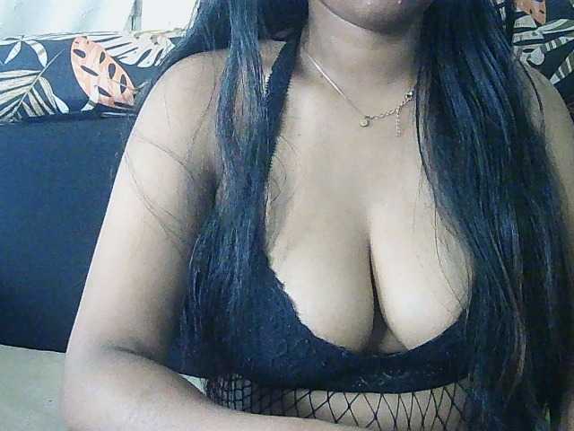 Happyi live cam on BongaCams